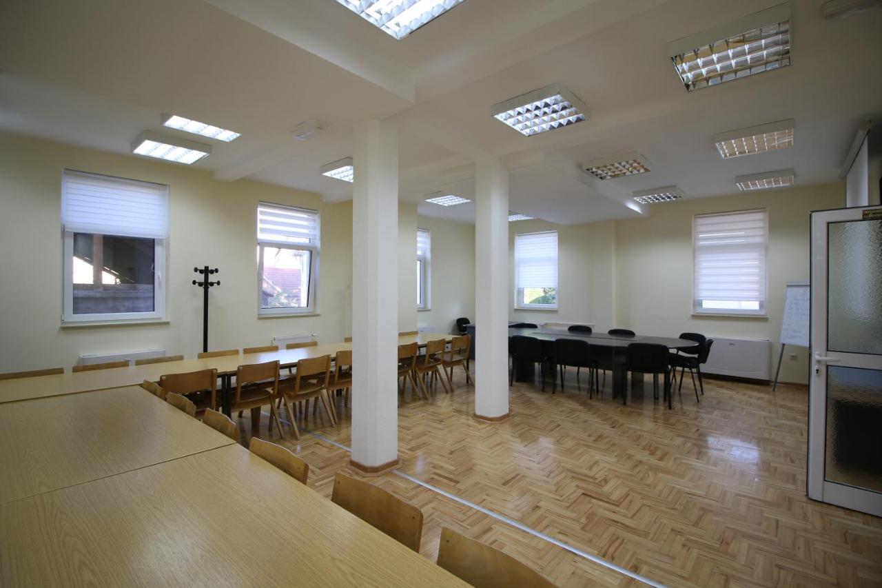 Hostel Teresianum Aleksinac Dış mekan fotoğraf