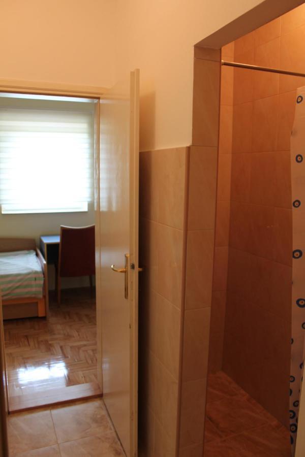 Hostel Teresianum Aleksinac Dış mekan fotoğraf