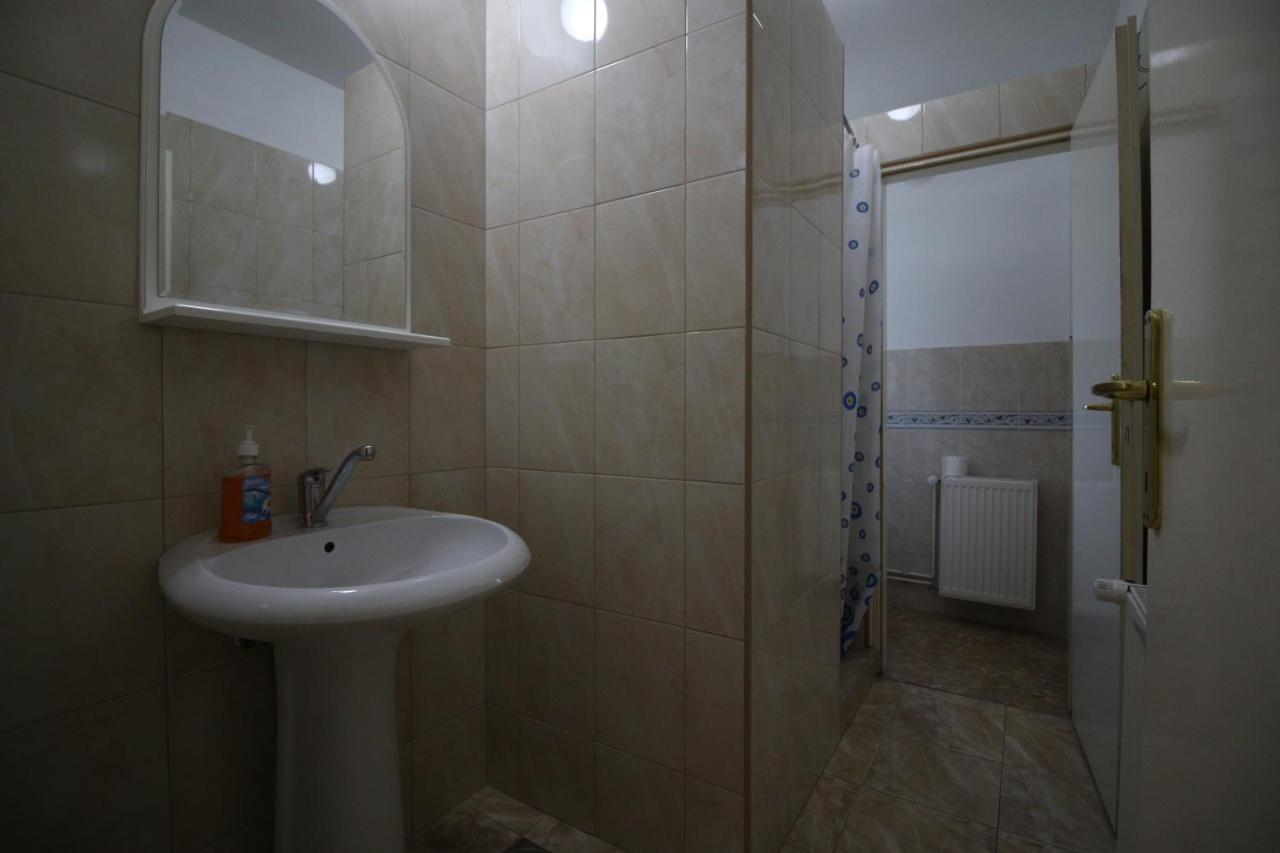 Hostel Teresianum Aleksinac Dış mekan fotoğraf